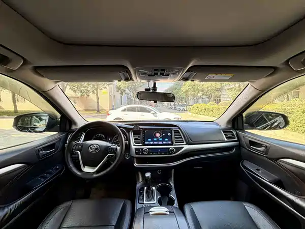 Toyota Highlander 2016