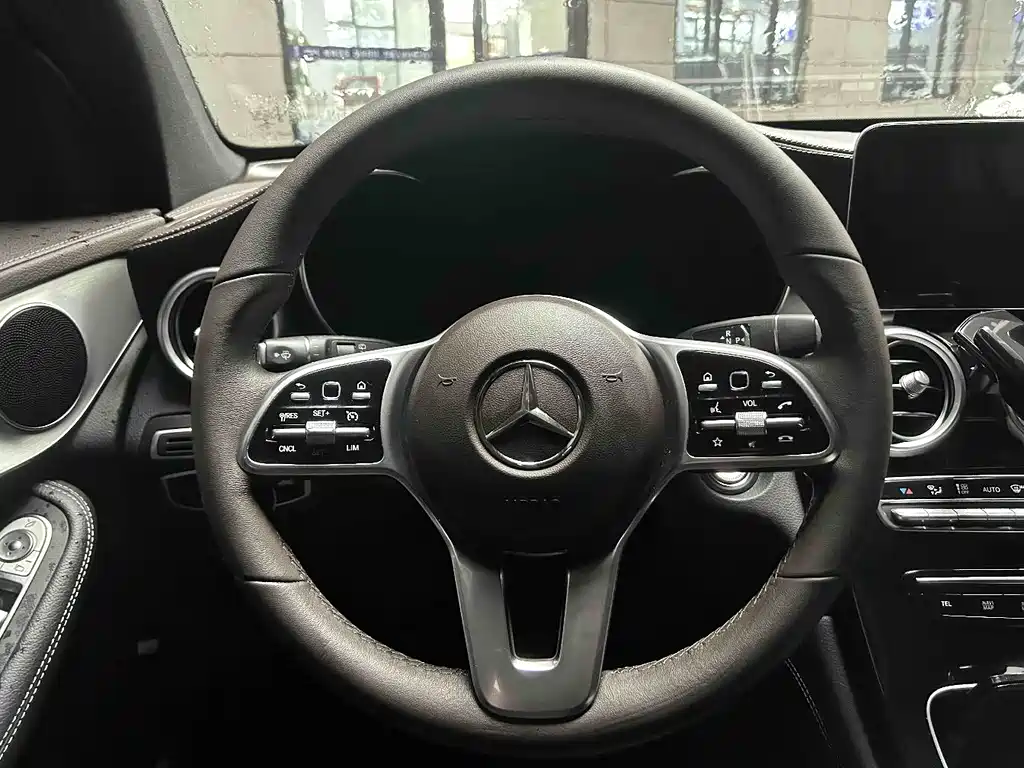 Mercedes-Benz GLC 2020 — фото 16