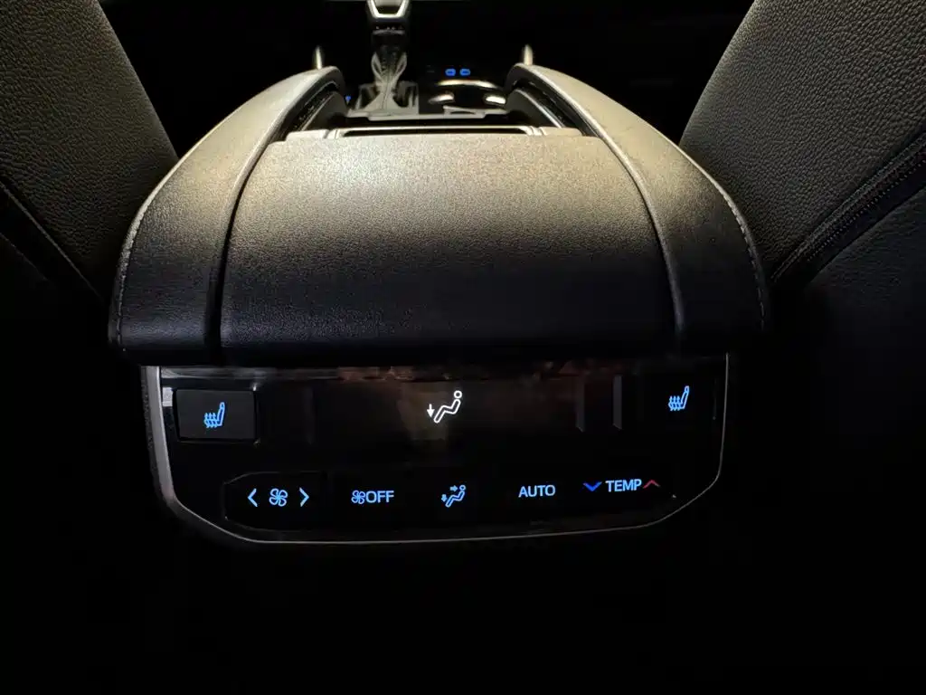 Toyota Crown Kluger 2023 — фото 15