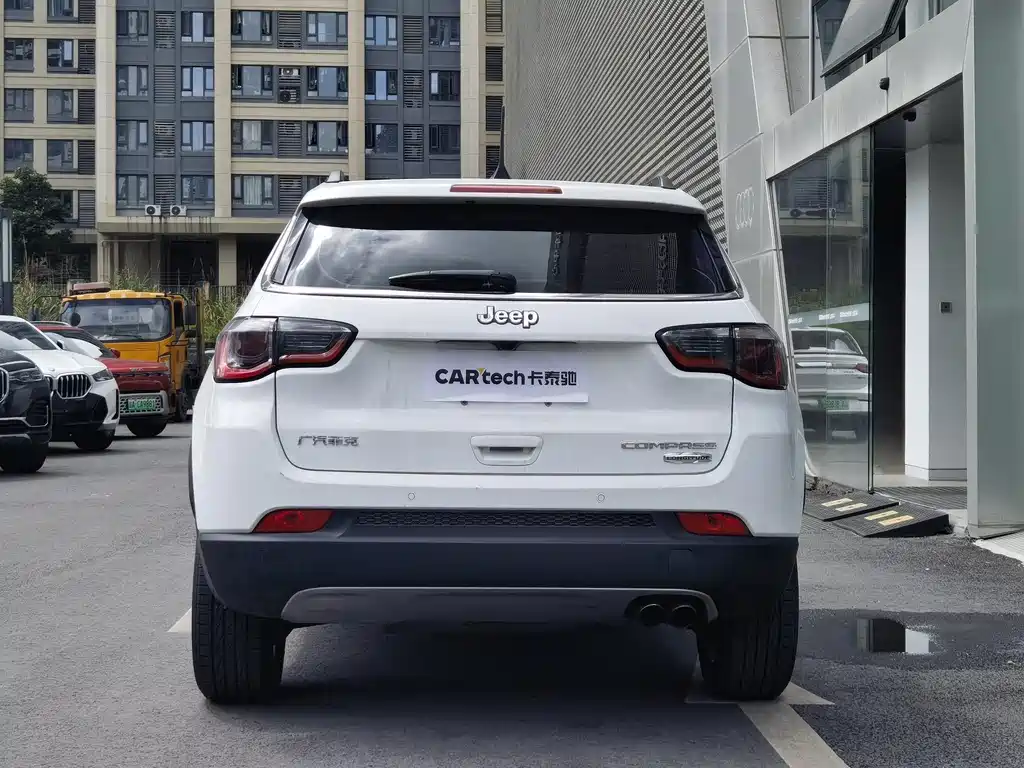 Jeep Compass 2018 — фото 6