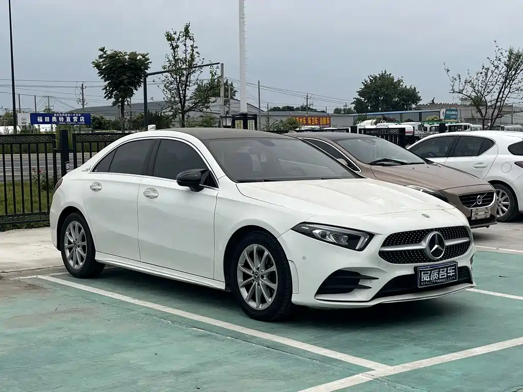 Mercedes-Benz A-Class 2022 — фото 3