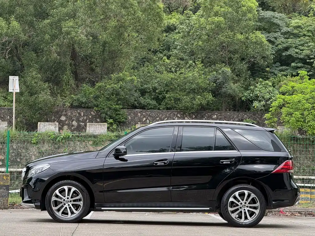 Mercedes-Benz GLE 2018 — фото 12