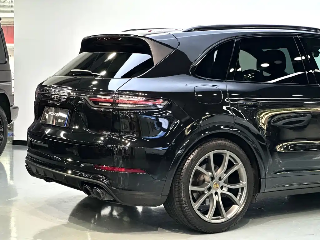 Porsche Cayenne 2023 — фото 12