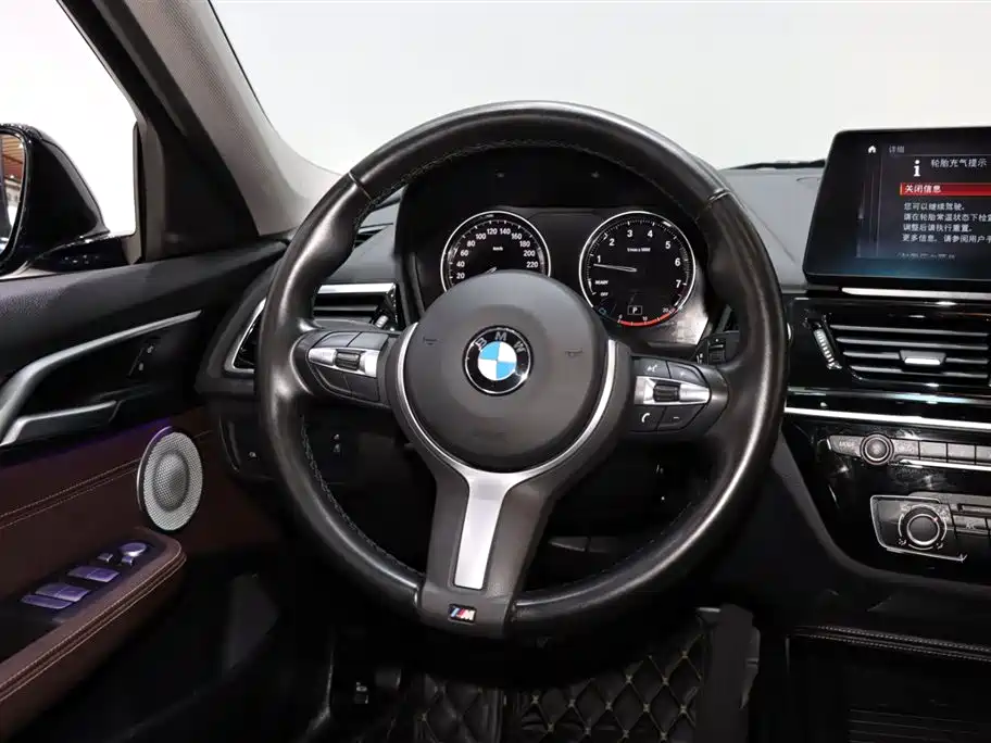 BMW 1 Series 2023 — фото 13