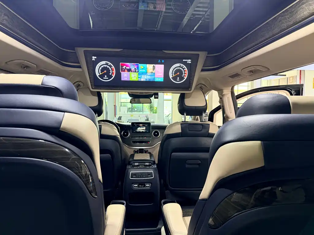 Mercedes-Benz V-Class 2020 — фото 8