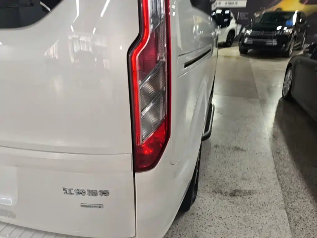 Ford Tourneo 2017 — фото 8