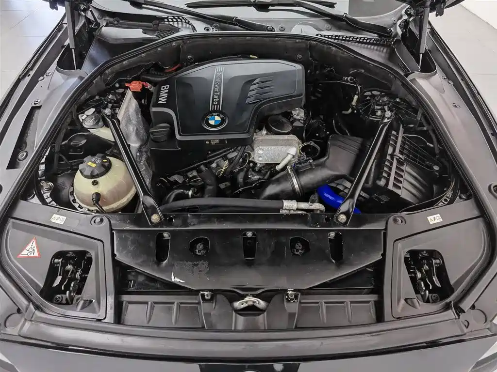 BMW 5 Series 2016 — фото 6