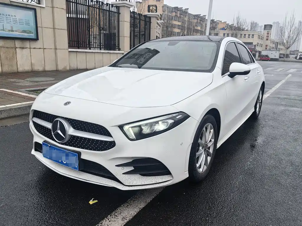 Mercedes-Benz A-Class 2022 — фото 1