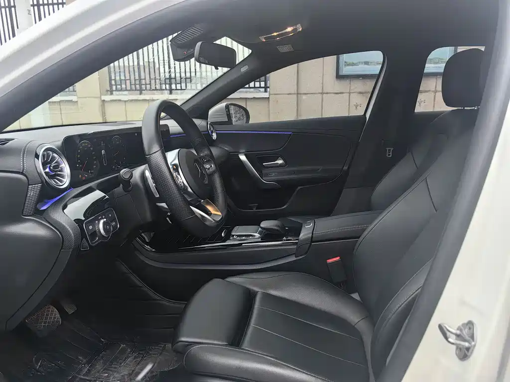 Mercedes-Benz A-Class 2022 — фото 10