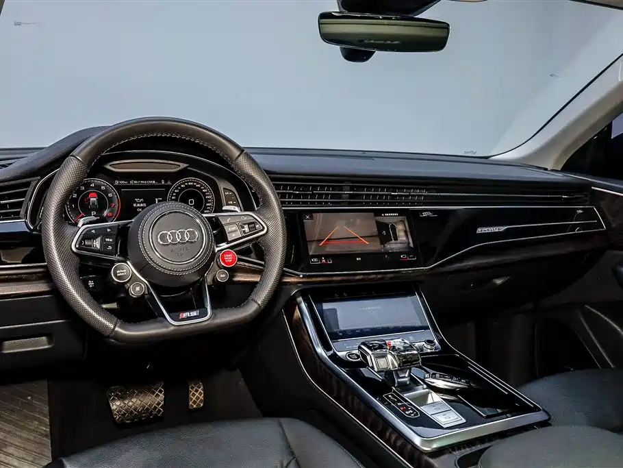 Audi Q8 2023 — фото 20