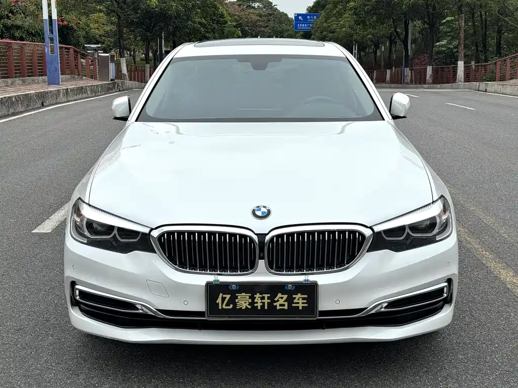 BMW 5 Series 2019 — фото 2