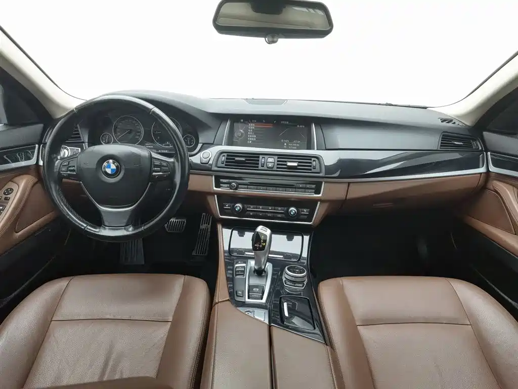 BMW 5 Series 2016 — фото 5