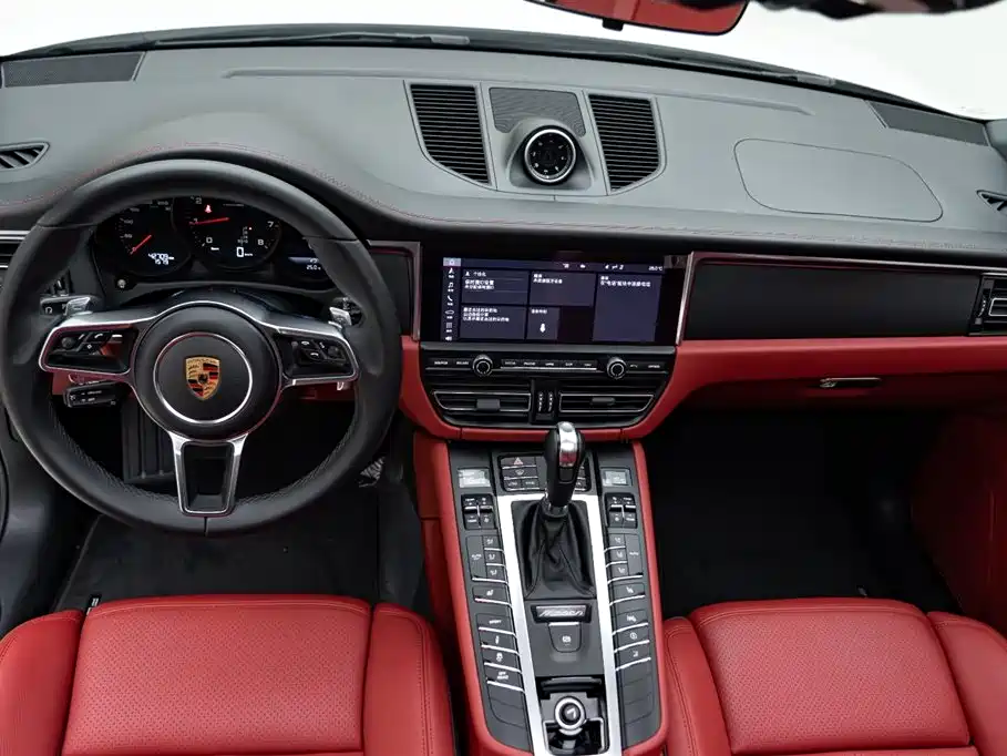 Porsche Macan 2019 — фото 11