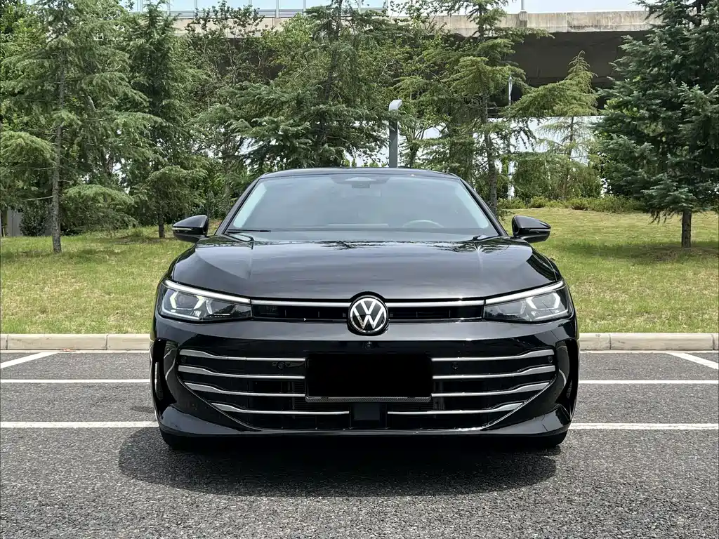 Volkswagen Passat 2025
