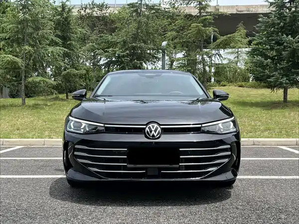 Volkswagen Passat 2025