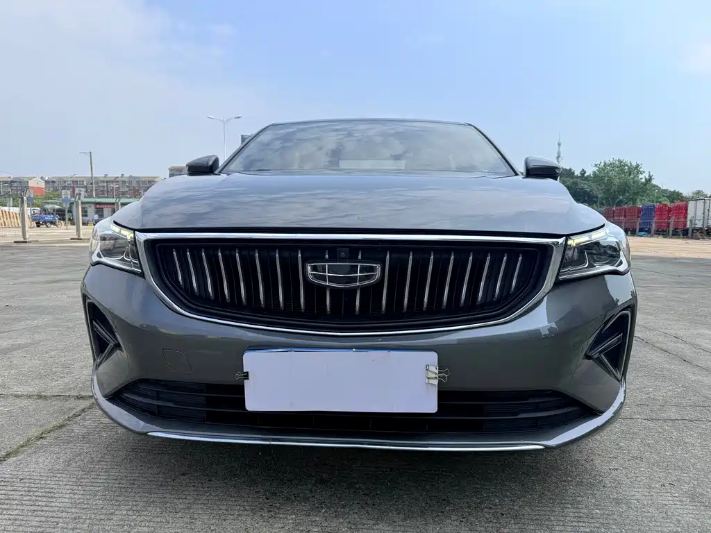 Geely Emgrand 2021