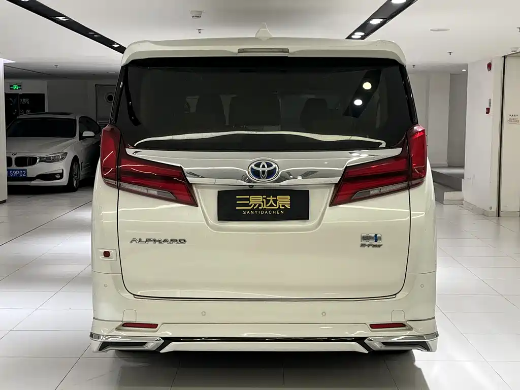 Toyota Alphard 2021 — фото 5