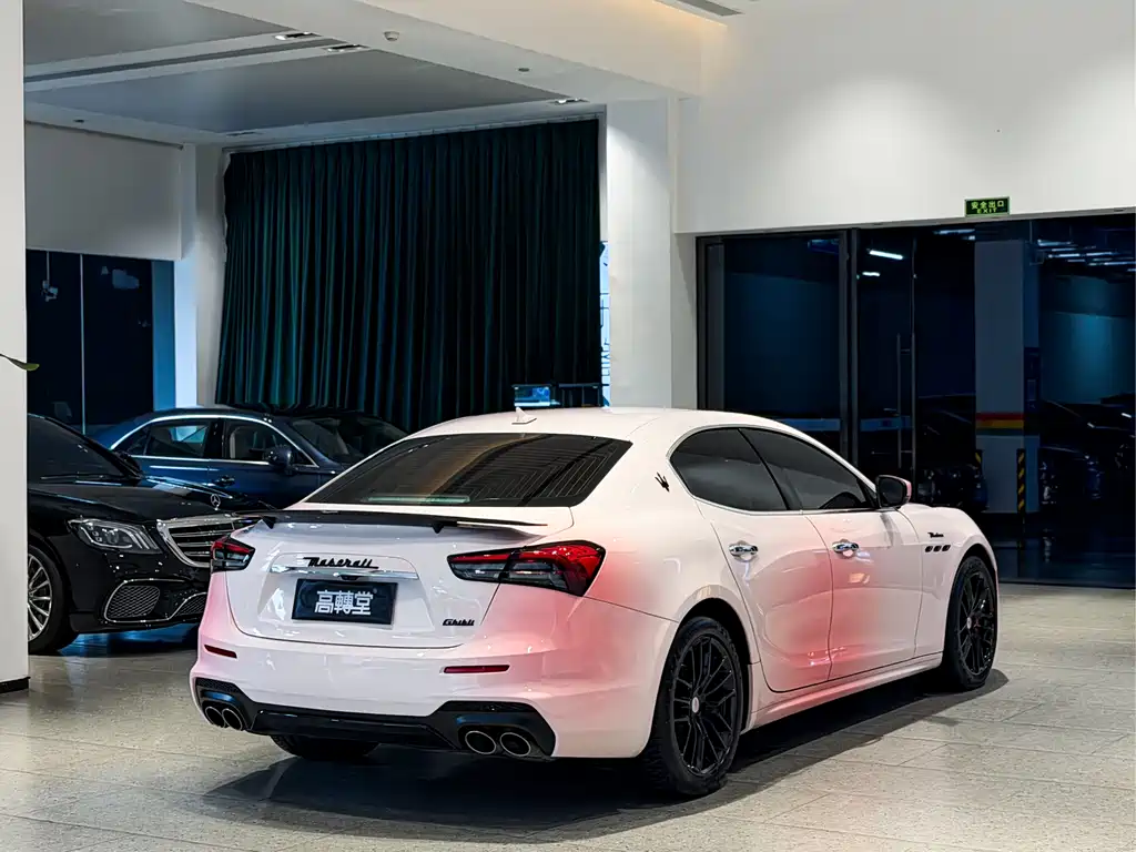 Maserati Ghibli 2023 — фото 3