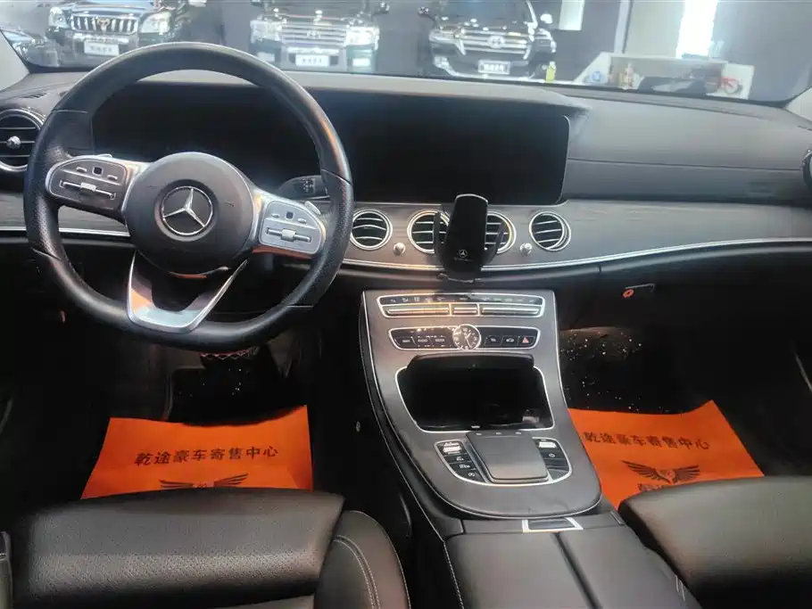 Mercedes-Benz E-Class 2019 — фото 12