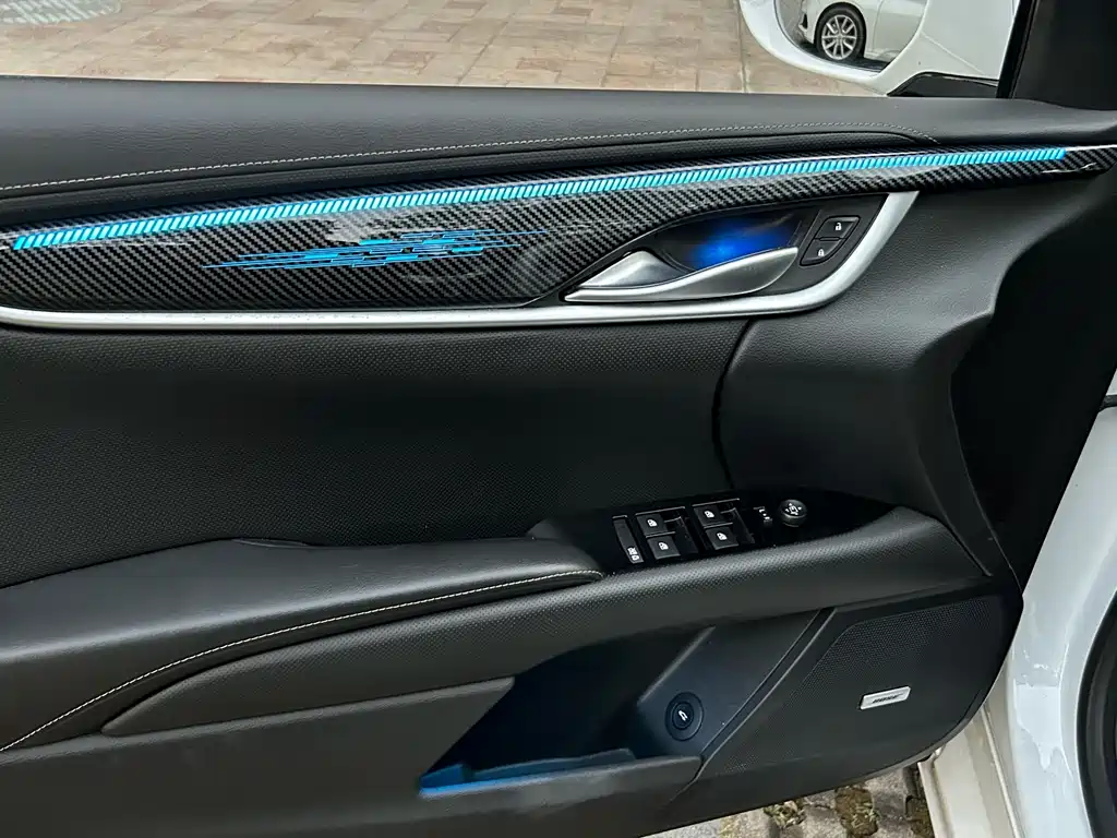 Cadillac XTS 2018 — фото 14