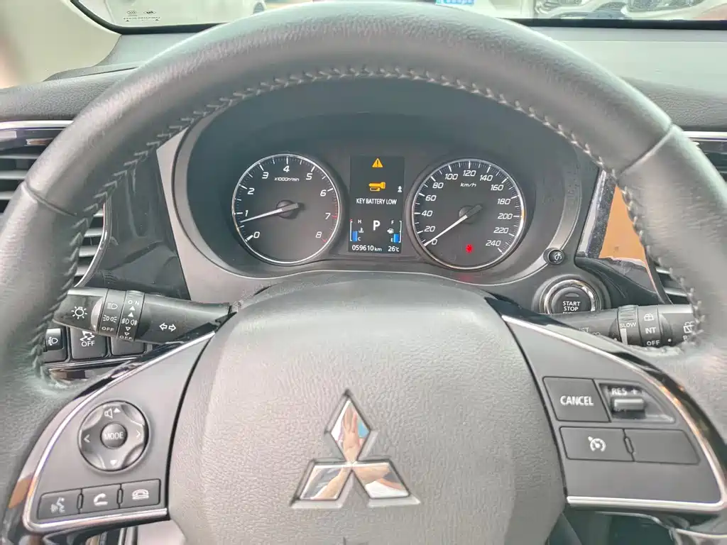 Mitsubishi Outlander 2020 — фото 11