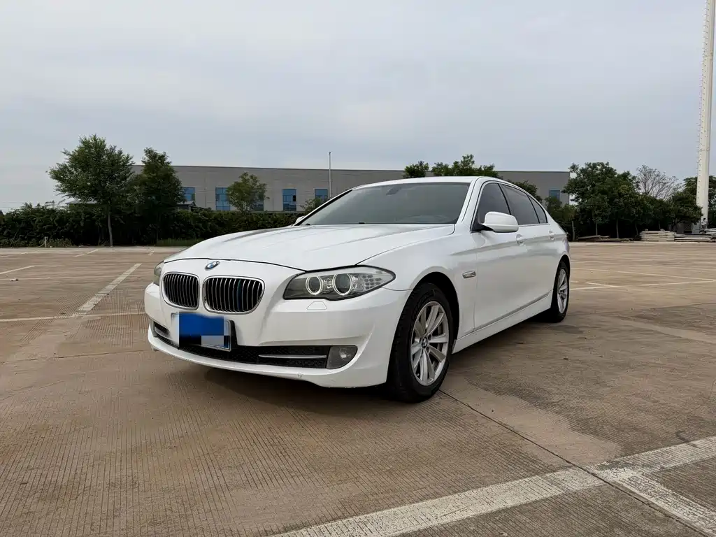 BMW 5 Series 2013 — фото 1
