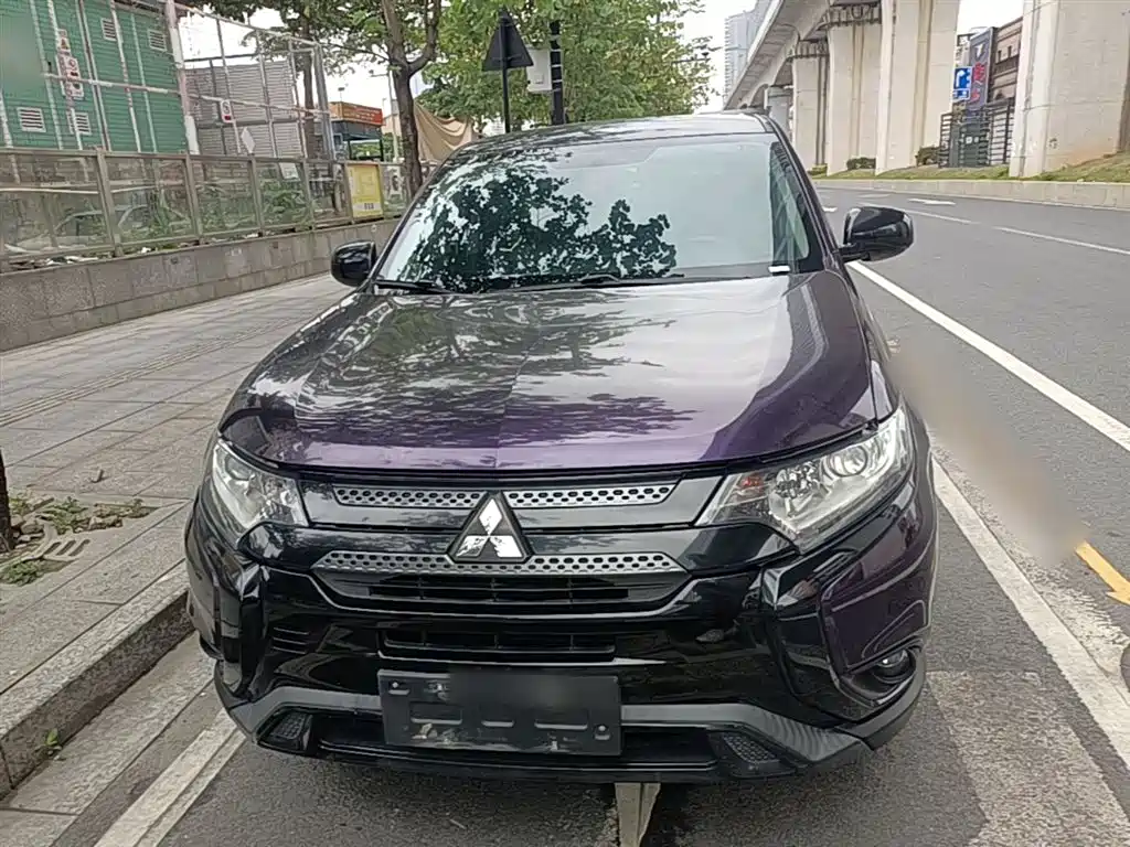 Mitsubishi Outlander 2021 — фото 3