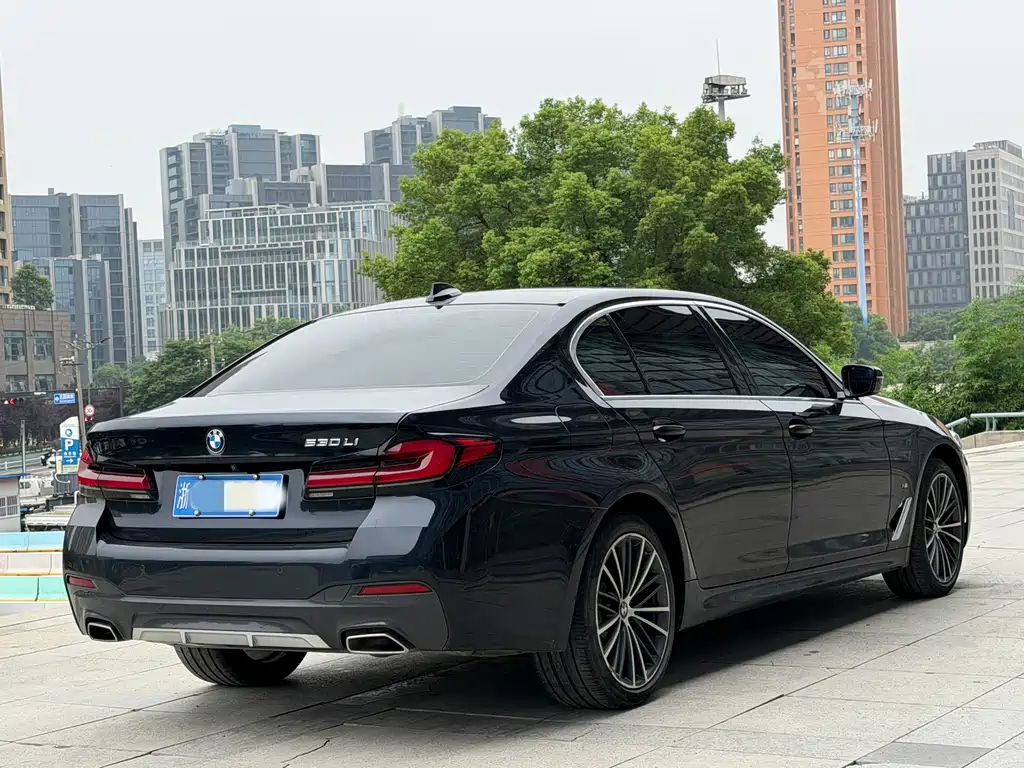 BMW 5 Series 2023