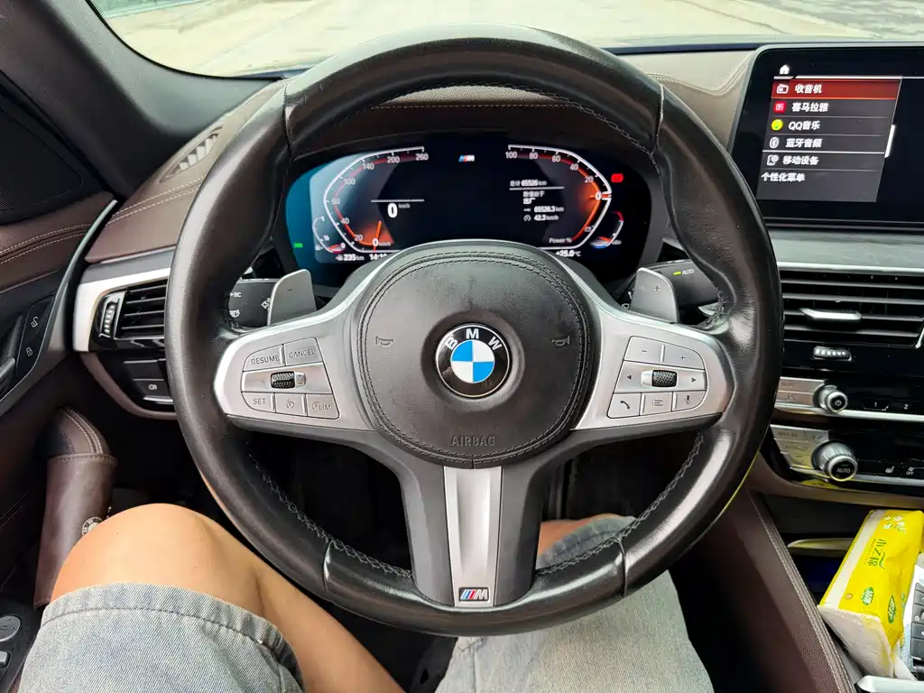 BMW 5 Series 2023 — фото 16