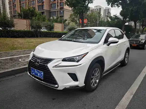 Lexus NX 2021