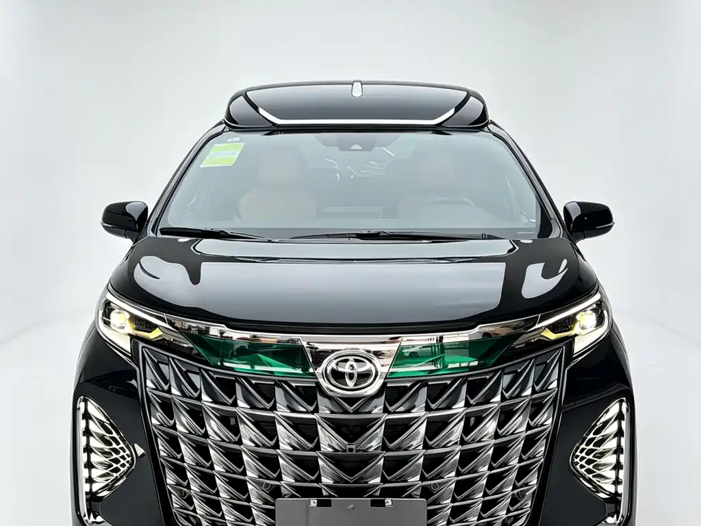 Toyota Granvia — фото 3
