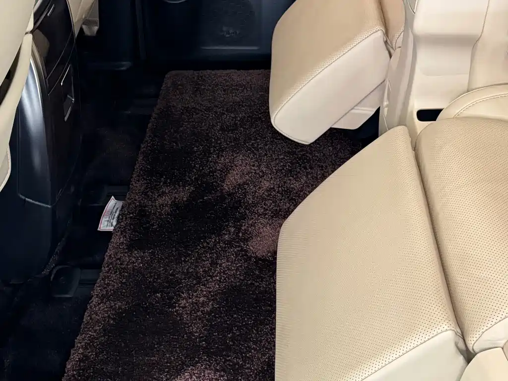 Toyota Alphard 2022 — фото 8