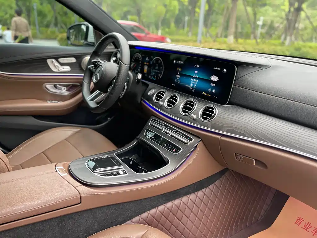 Mercedes-Benz E-Class 2021 — фото 12