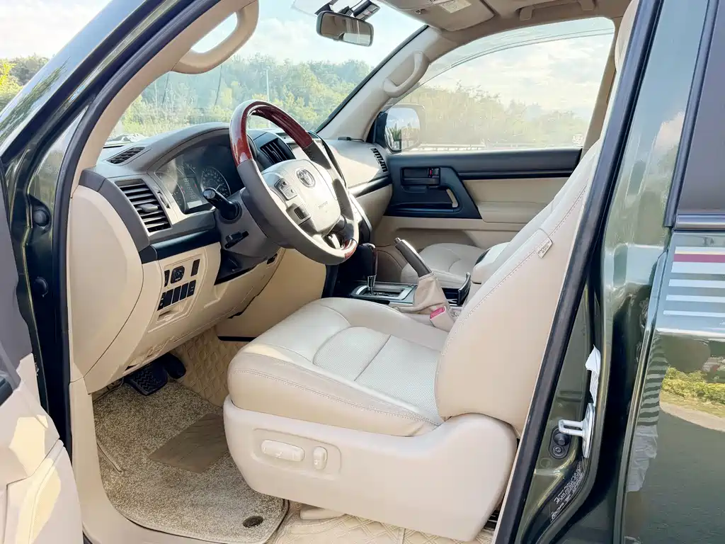 Toyota Land Cruiser 2014