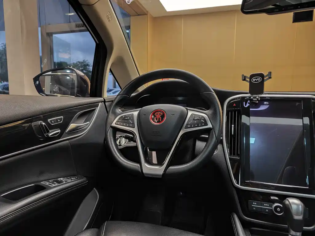 BYD MAX 2018 — фото 14