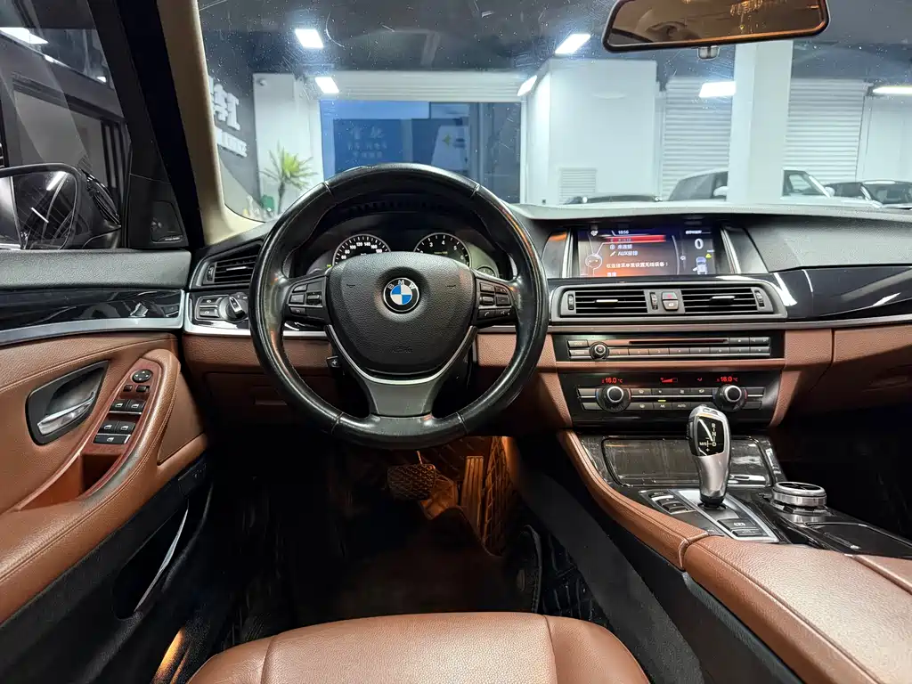 BMW 5 Series 2015 — фото 7