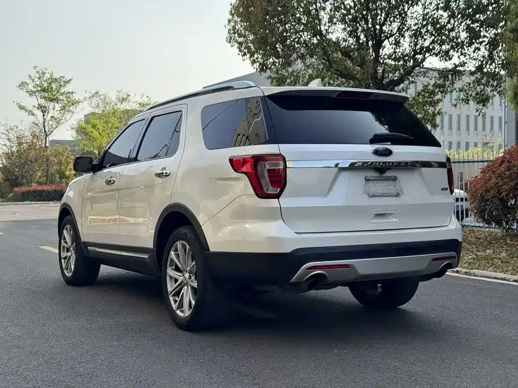 Ford Explorer 2017 — фото 4