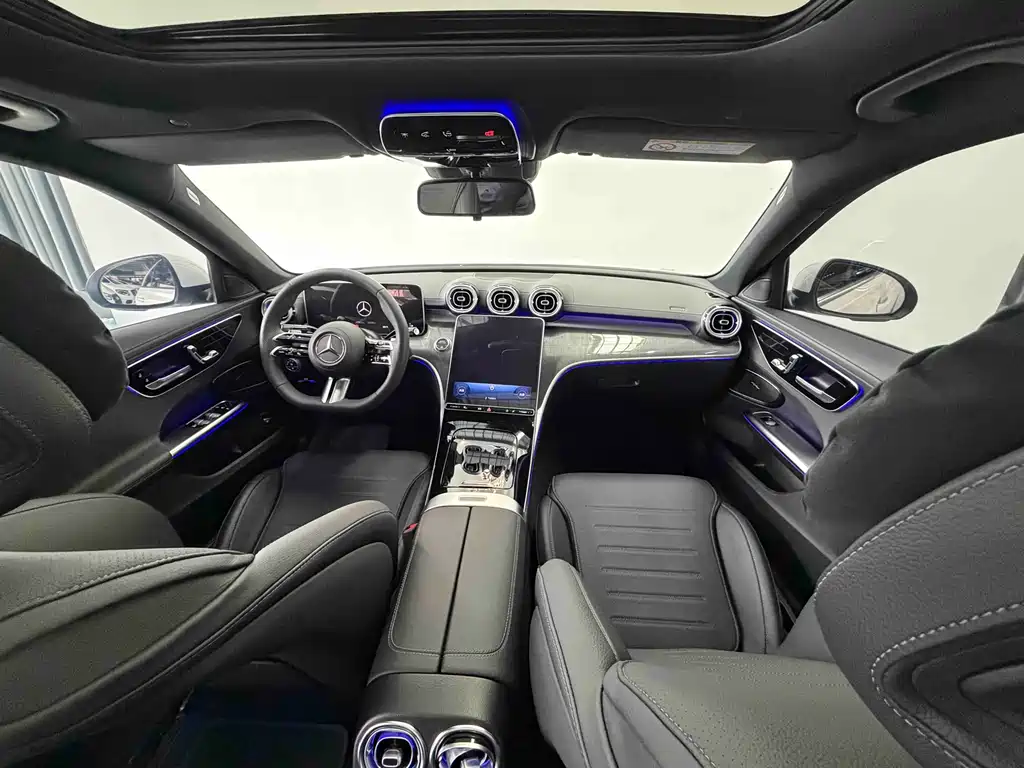 Mercedes-Benz C-Class 2024 — фото 12