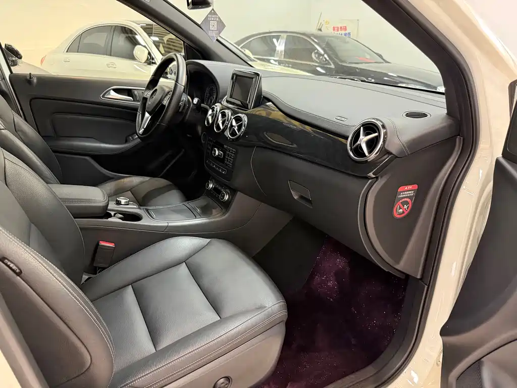 Mercedes-Benz B-Class 2015 — фото 18