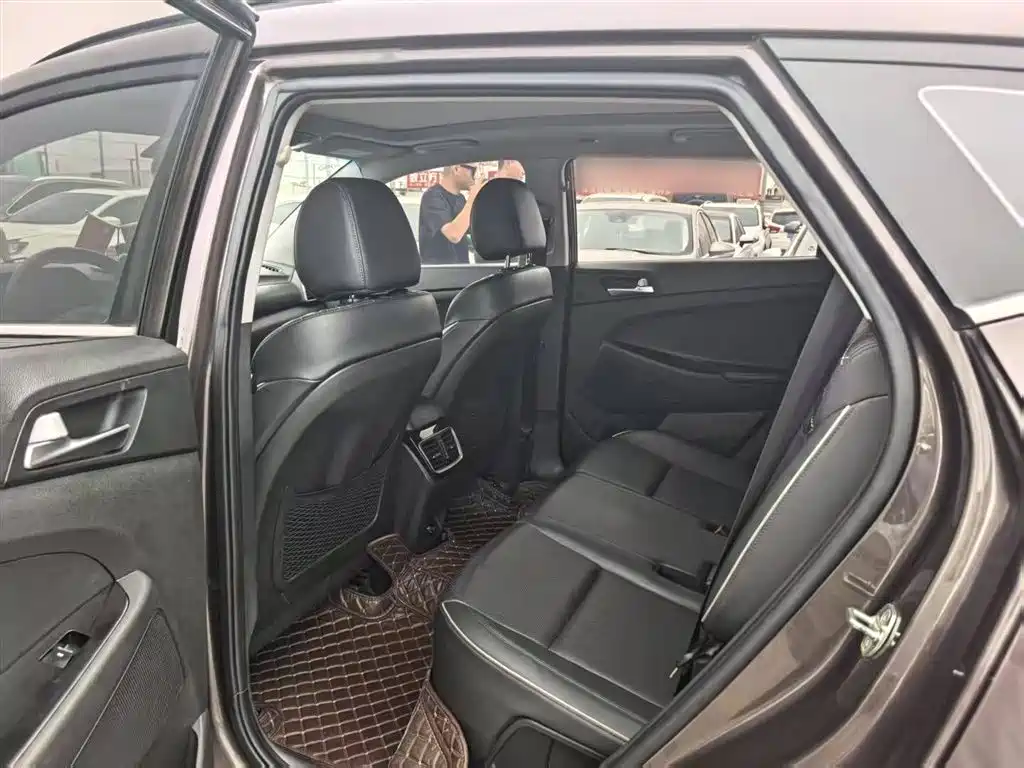 Hyundai Tucson 2020 — фото 10