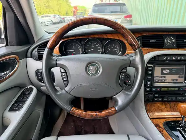 Jaguar XJ 2006