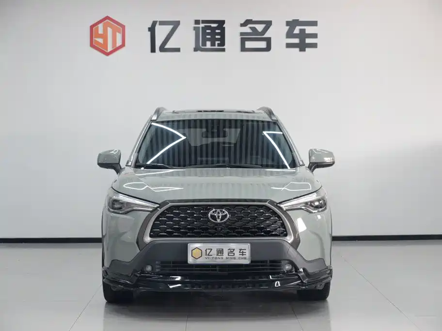Toyota Corolla Cross 2022 — фото 2