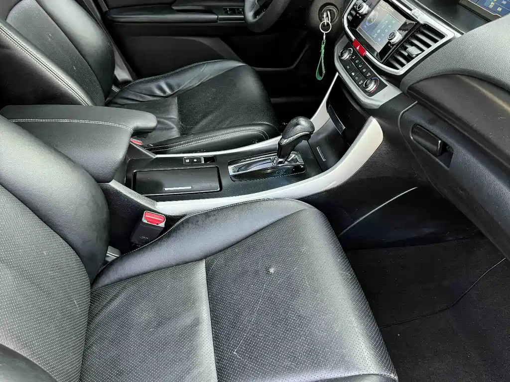 Honda Accord 2015 — фото 9