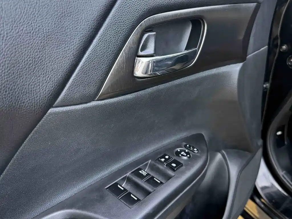 Honda Accord 2015 — фото 12