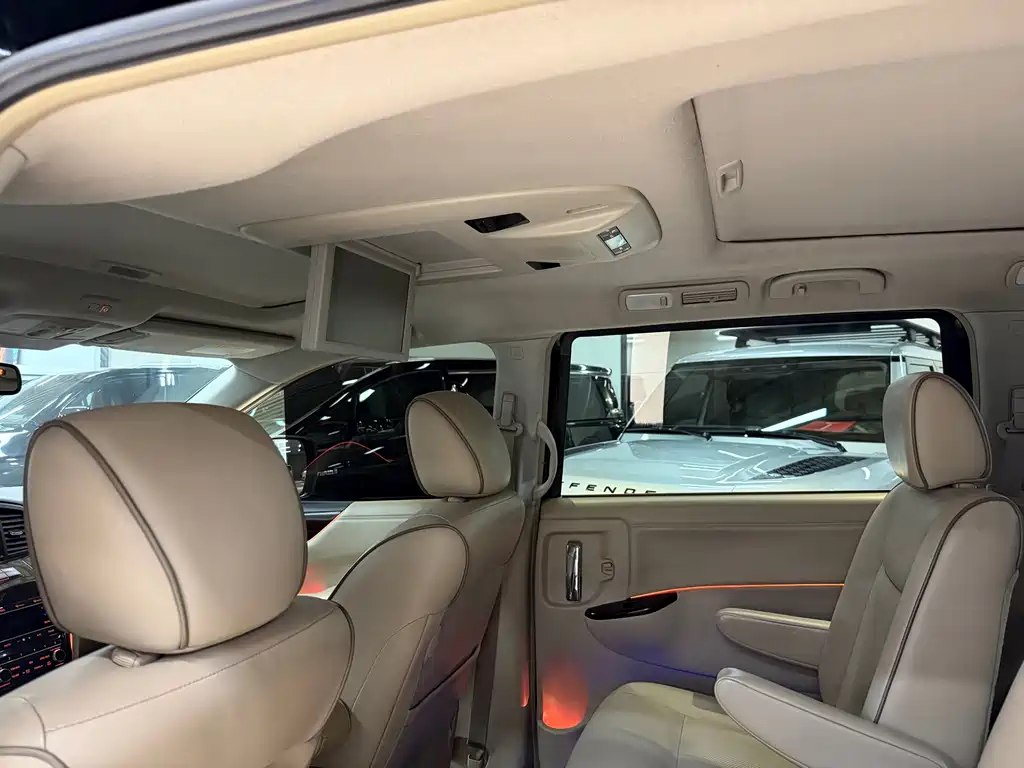Nissan Quest 2016 — фото 15