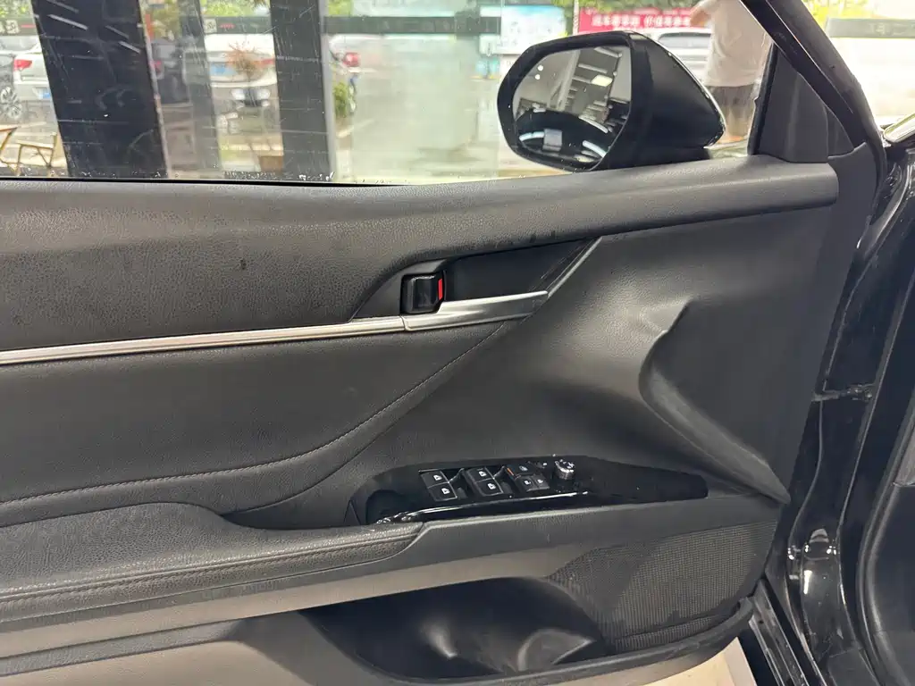 Toyota Camry 2020 — фото 10