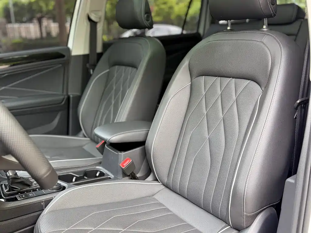 Volkswagen Tiguan L 2023 — фото 4
