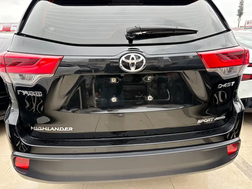 Toyota Highlander 2020 — фото 10