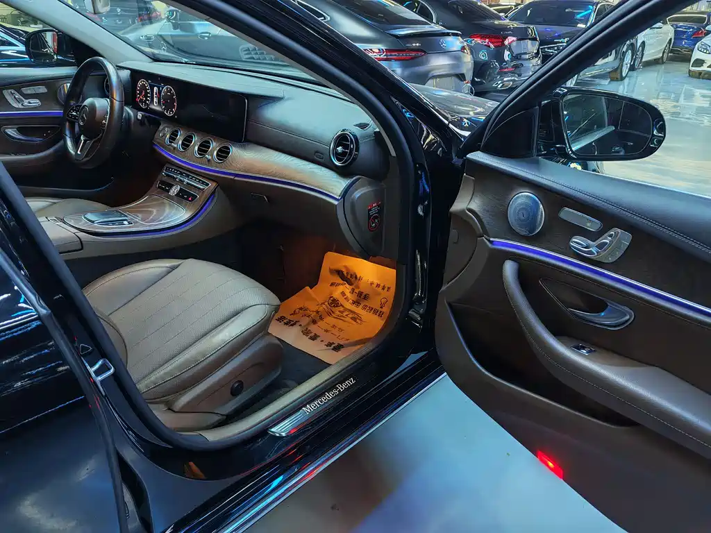 Mercedes-Benz E-Class 2019 — фото 19