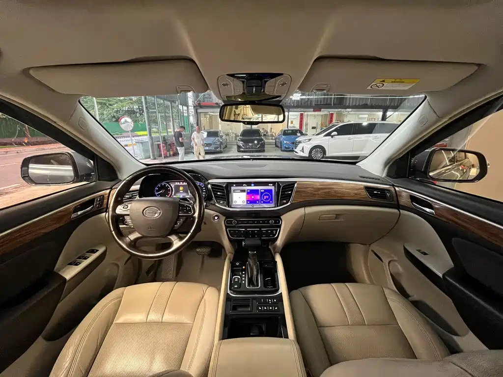 GAC Motor Trumpchi GS8 2017 — фото 13